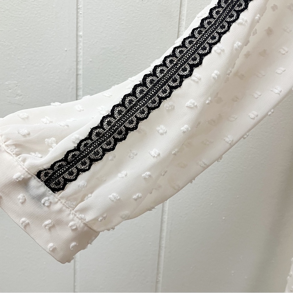 Lace Feminine Romantic J CREW Blouse SZ 12 Cream Swiss Dot Long Sleeve Classic - Picture 2 of 9